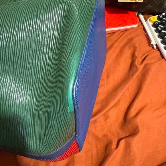 Louis Vuitton petite NoeRed and Blue Designer Women's Bag - Picture 11 of 12